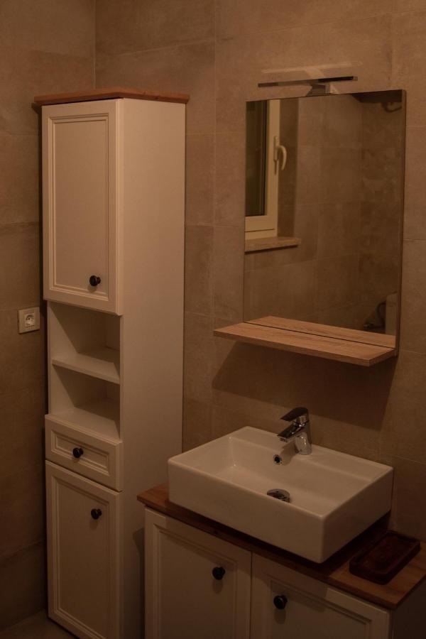 Apartment Laetitia Kaštelir Extérieur photo