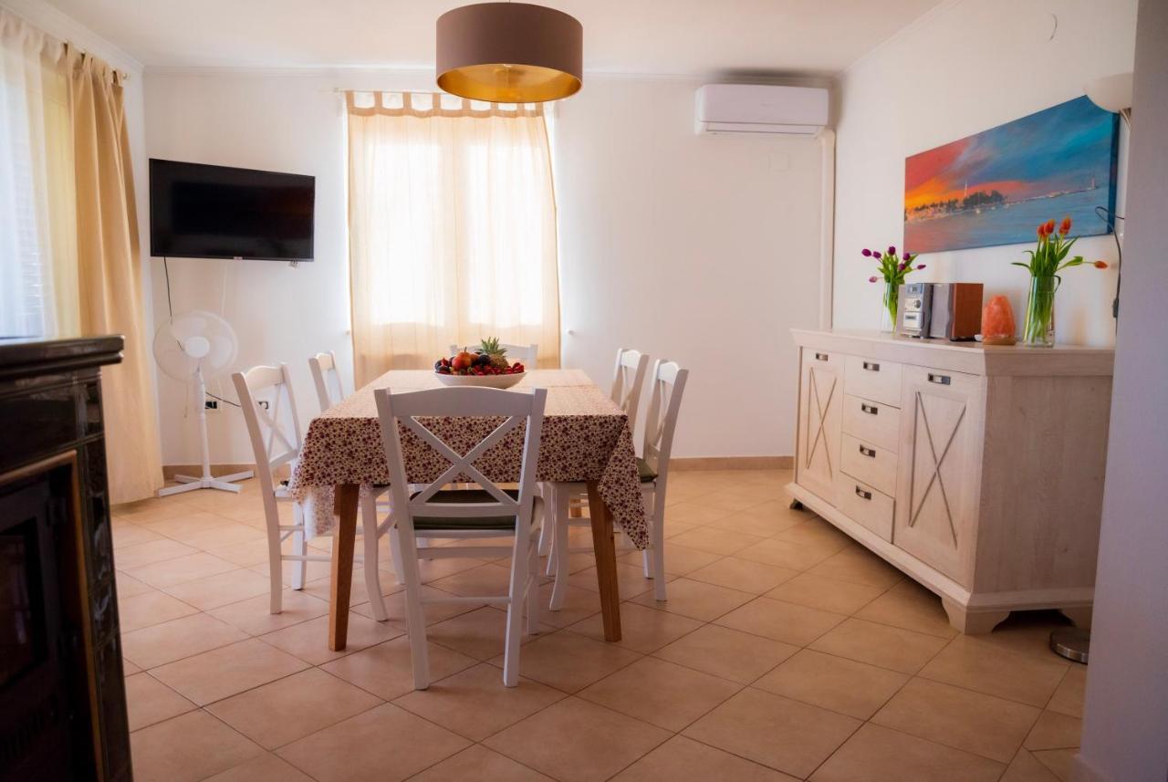 Apartment Laetitia Kaštelir Extérieur photo