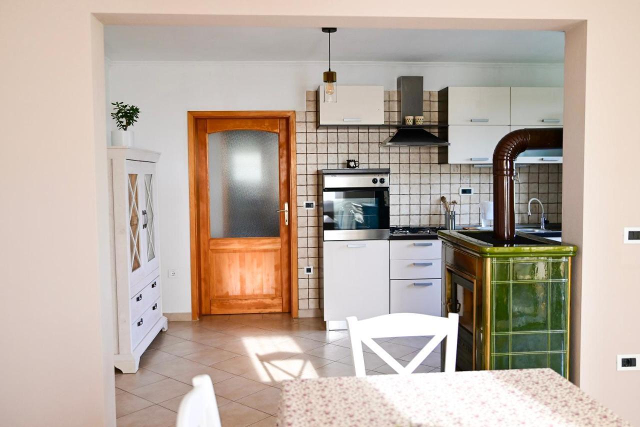Apartment Laetitia Kaštelir Extérieur photo